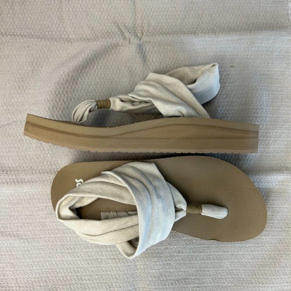 Sanuk Sandals - Picture 2 of 5